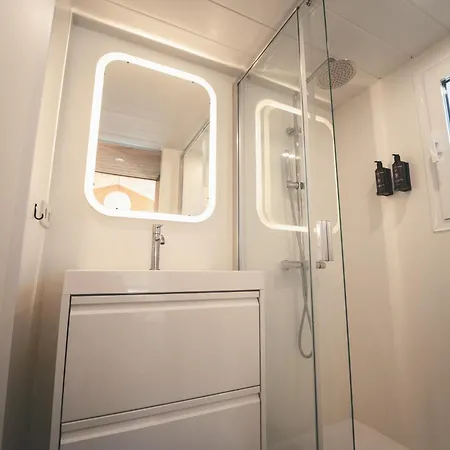 Holacamp مكان تخييم