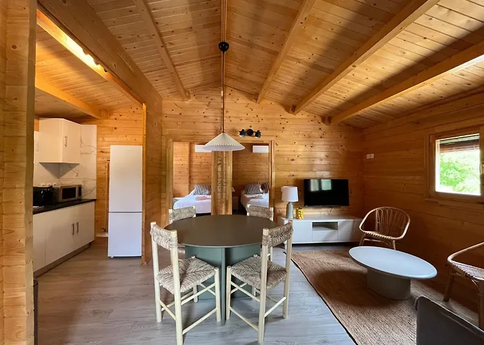 Holacamp مكان تخييم *