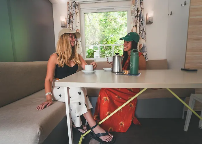 Holacamp مكان تخييم البوفيرا