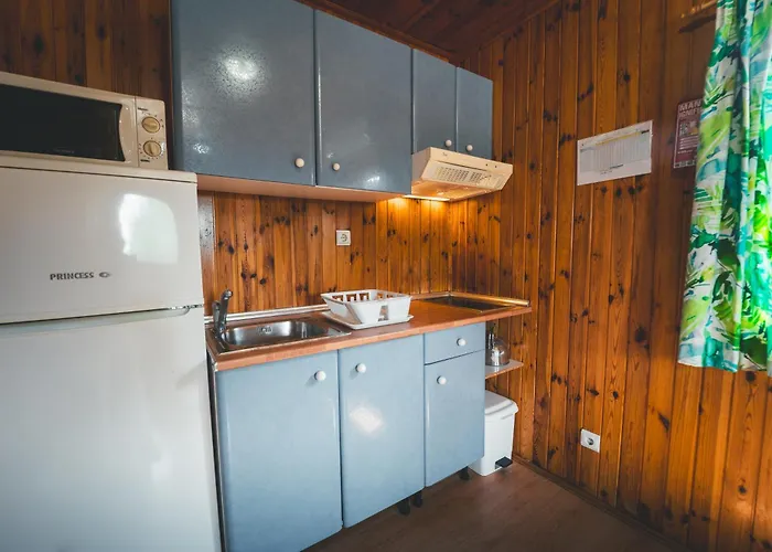 Holacamp مكان تخييم *